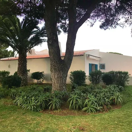 Casa Aldeamento Prainha T4 Vakantiehuis *